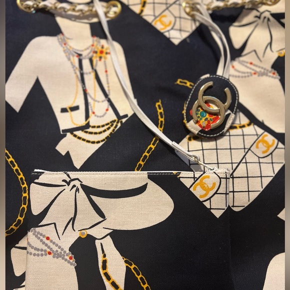 CHANEL Vintage Rare Coco Jumbo Bucket Tote Navy Gold Chain Bag Purse HOST PICK - Picture 5 of 5